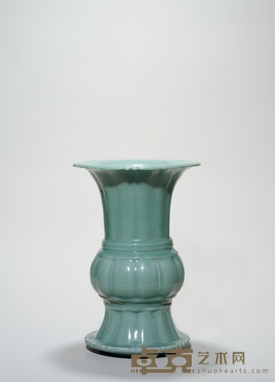 龙泉窑青釉花觚 高:40.5cm口径:27.9cm
