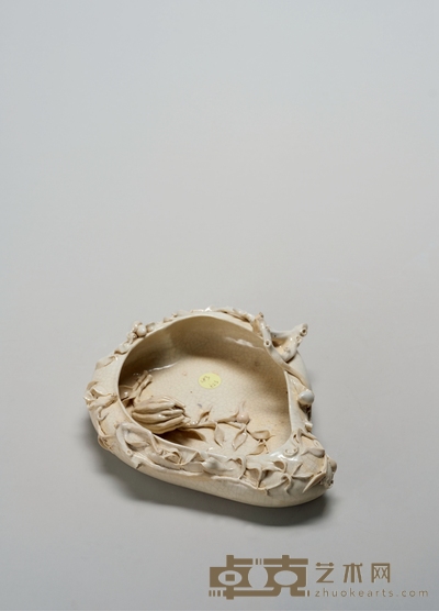 明·白釉桃形洗 高:7cm长:19cm