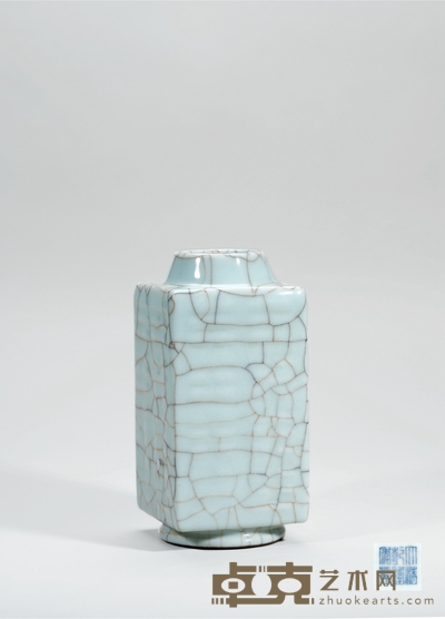 清乾隆·仿哥釉琮式瓶 高：20.8cm长：10cm宽：10cm