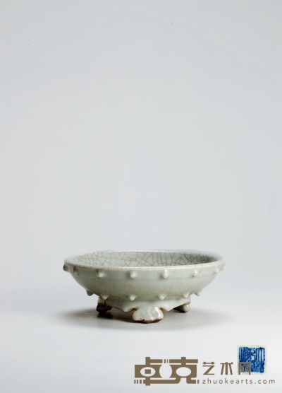 清乾隆·仿哥釉三足洗 高:6.2cm直径:17.3cm