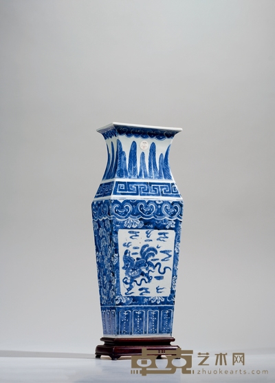 清·青花开光狮戏图四方瓶 高:41.5cm