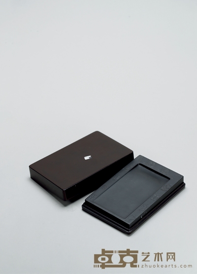 清·八宝纹端砚 长:15.8cm宽:10.3cm
