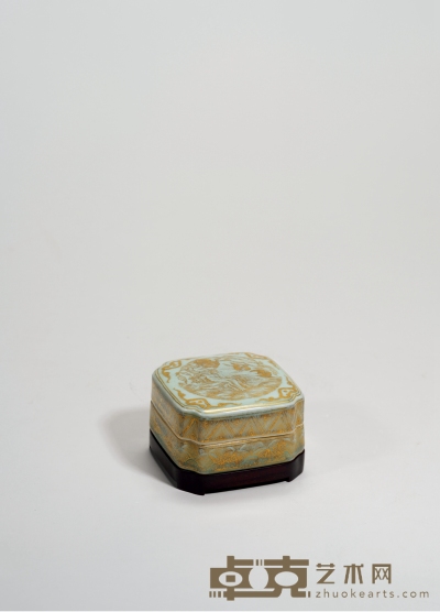 清道光·青釉描金福山寿海图倭角盖盒 高：3.8cm长：7.2cm宽：7.2cm