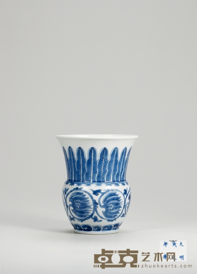清康熙·青花缠枝莲纹尊 高:11.7cm直径:10cm