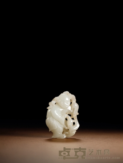 清·白玉童子戏犬把件 高:6cm