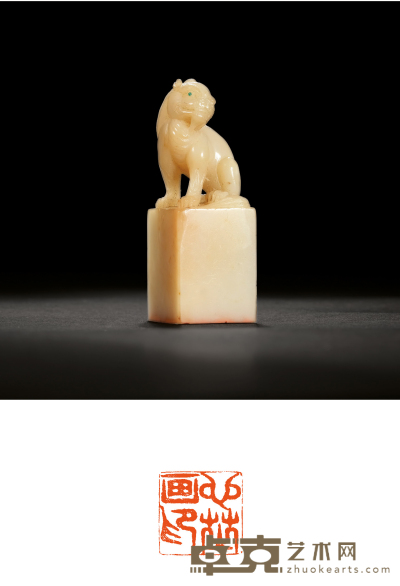 清·寿山芙蓉石古兽钮章 2.5×2.5×7.4cm