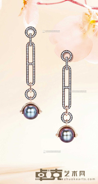 爱马仕  高级珠宝CHANDRA系列 18K黄金及极品大溪地珍珠镶嵌210颗钻石耳饰 6.5cm