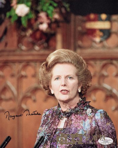 《铁娘子》玛格丽特·希尔达·撒切尔夫人（Margaret Hilda Thatcher）签名照一件 --