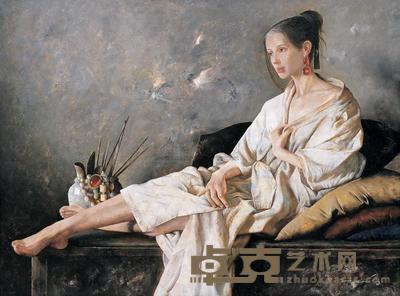白色睡袍 