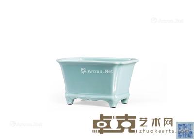 粉青釉倭角如意足小花盆 