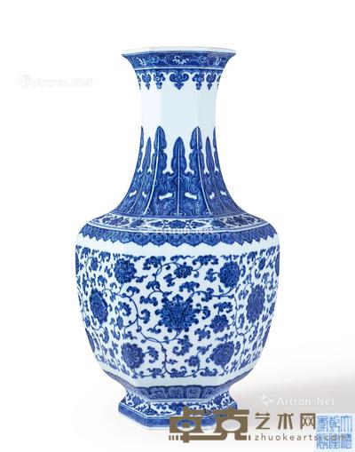 青花变体蕉叶缠枝四季花卉纹六方大瓶