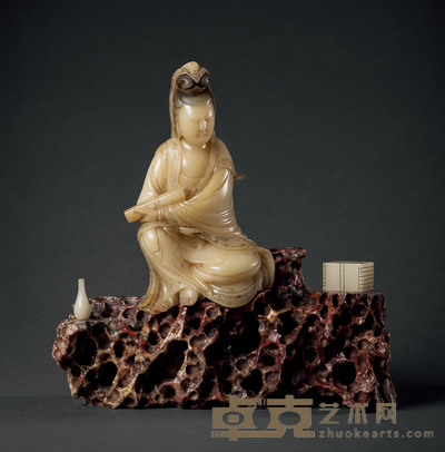 寿山芙蓉石雕持卷观音像 