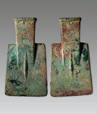 先秦中原地区原始铲布一枚，高：180mm，极美品