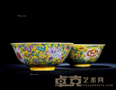 黄地洋彩花卉五福图碗一对 