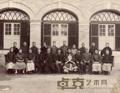 张百熙与京师大学堂译学馆同仁合影 