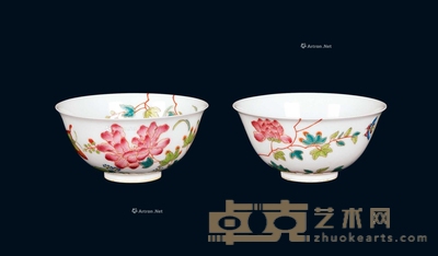 粉彩花蝶纹碗 