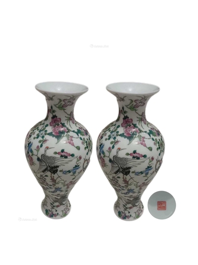 粉彩花鸟纹观音瓶 （一对）