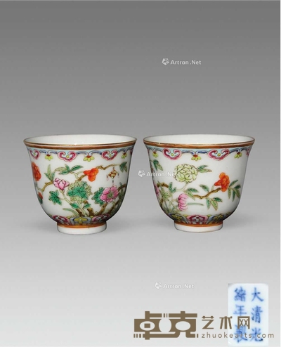 清代 粉彩花卉纹杯一对 直径6cm
