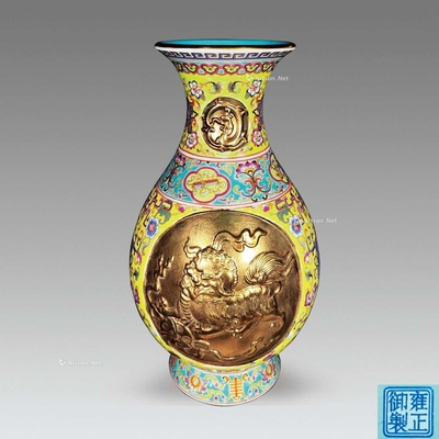 粉彩描金狮狮如意玉壶春瓶