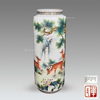 粉彩象腿瓶