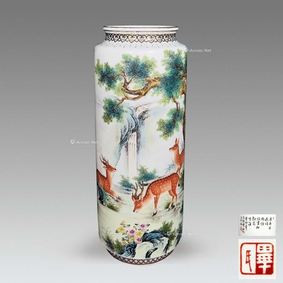 粉彩象腿瓶