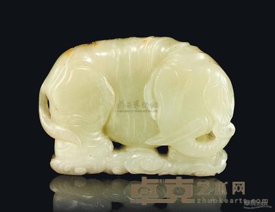 A WHITE JADE CARVING OF AN ELEPHANT 长8.6cm